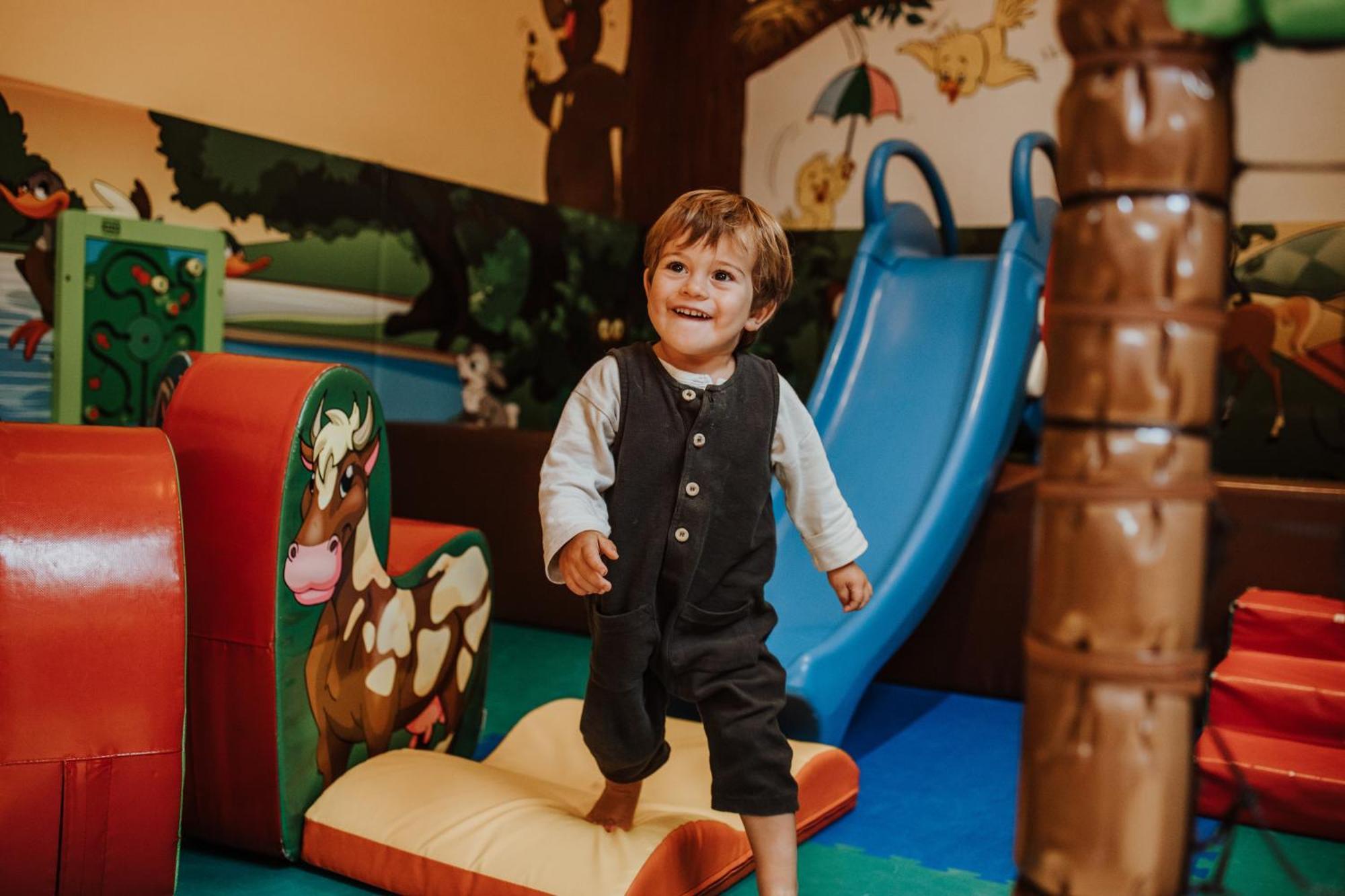 Familienhotel Huber ヴァレス エクステリア 写真