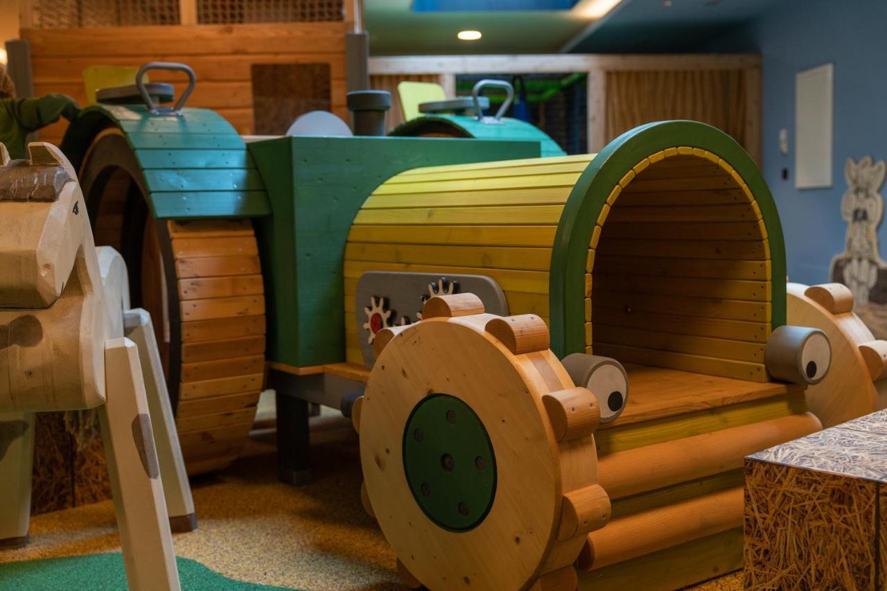 Familienhotel Huber ヴァレス エクステリア 写真